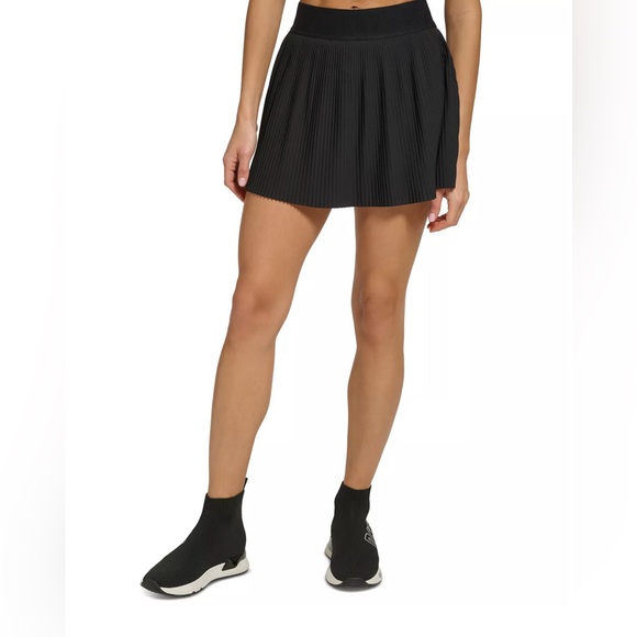 Pleased DKNY tennis skirt - Picture 3 of 4